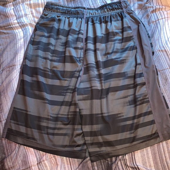 Men’s Nike Dri-Fit Athletic Shorts - Picture 2 of 4